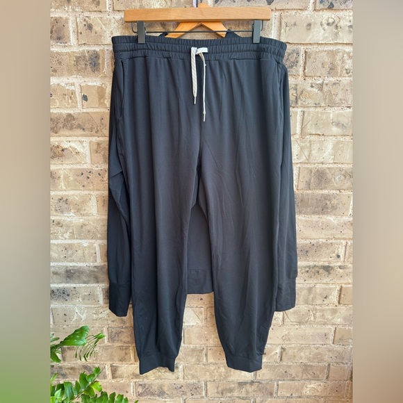 VUORI Set
Halo Performance Hoodie 2.0 & Performance Jogger Black Sz XL - Picture 6 of 12